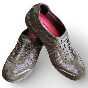 Skechers Breathe Easy Slip-On Sneakers Gray Pink Memory‎ Foam Women's 9
